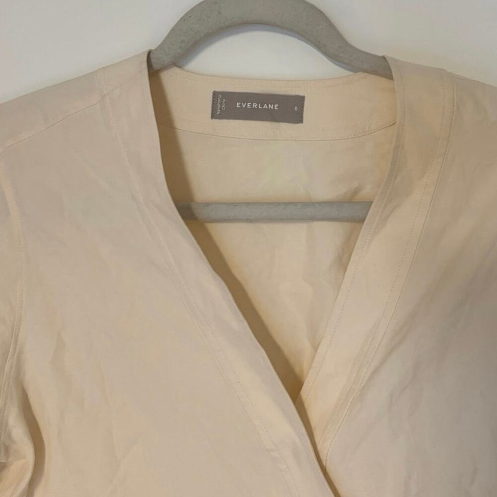 Everlane Silk Wrap Front Top In Cream Size 0 - Picture 2 of 5